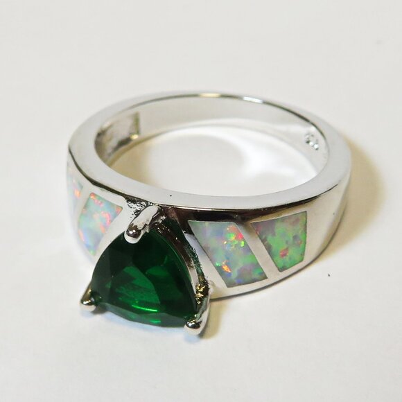 Size 6 Ring White Lab Created Fire Opal Inlay 6mm*6mm Emerald Green Stone NOS - Picture 6 of 7